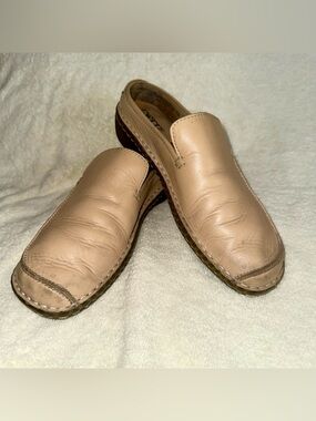 Vintage Born Tan Leather Mules Size 8 Hand Crafted Clogs Slip On Boho Comfort